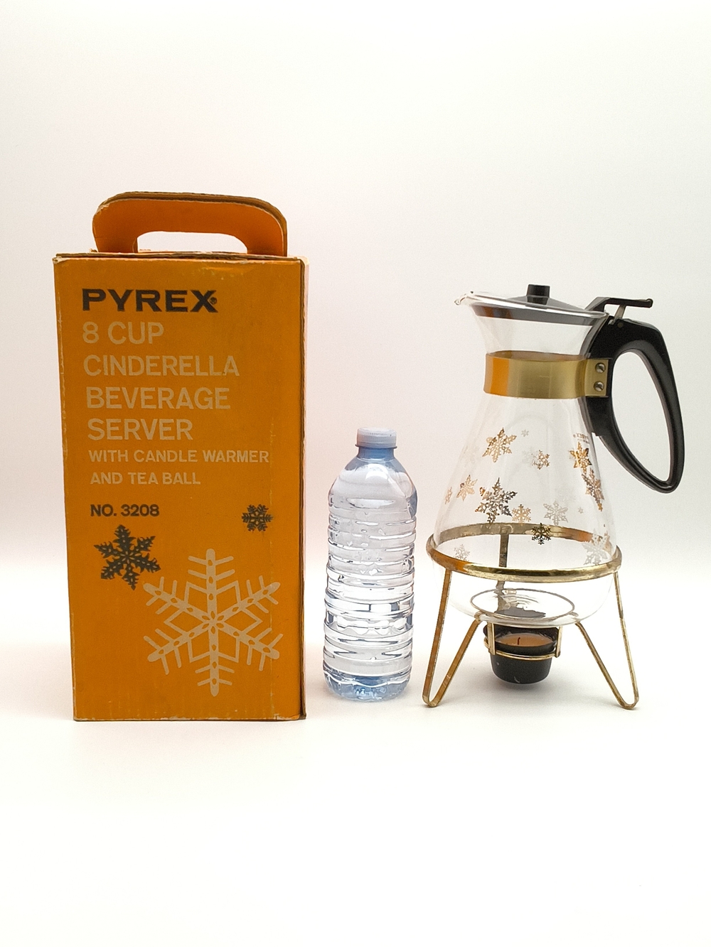 VTG Pyrex 8 Cup Cinderella Beverage Server Carafe 3208 In Original Box - Picture 3 of 16